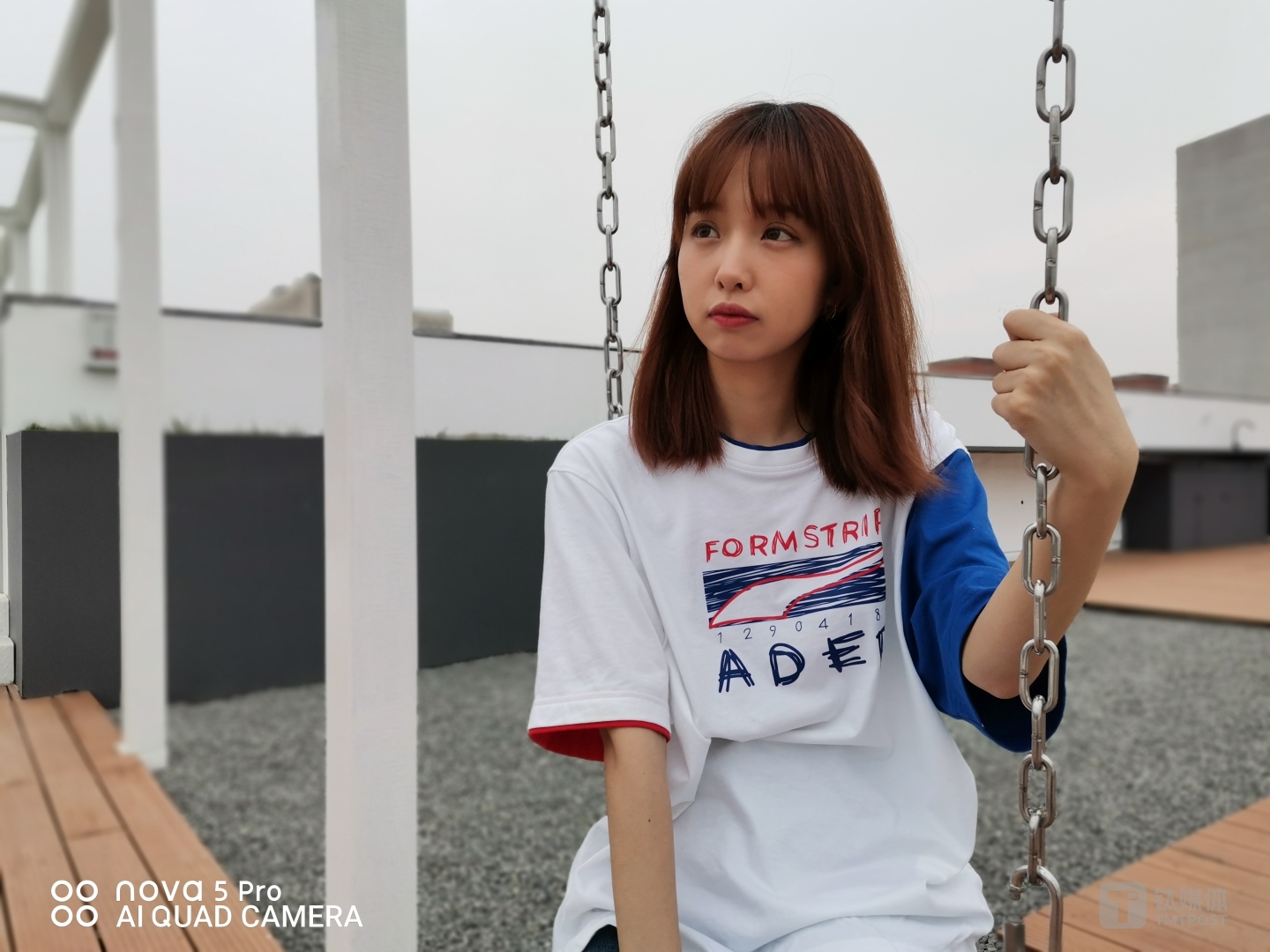 更多样张 焦距：mm（等效35mm焦距） 光圈：f/2.2 快门速度：1/s ISO: