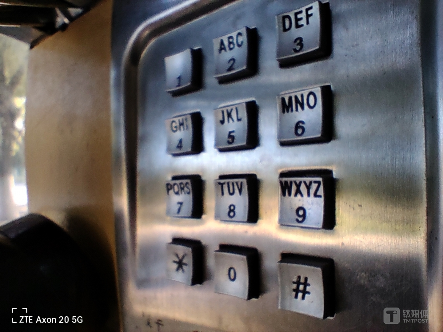 Axon 20 5G-微距样张