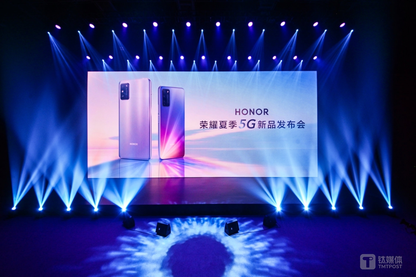 荣耀X10Max和荣耀30青春版