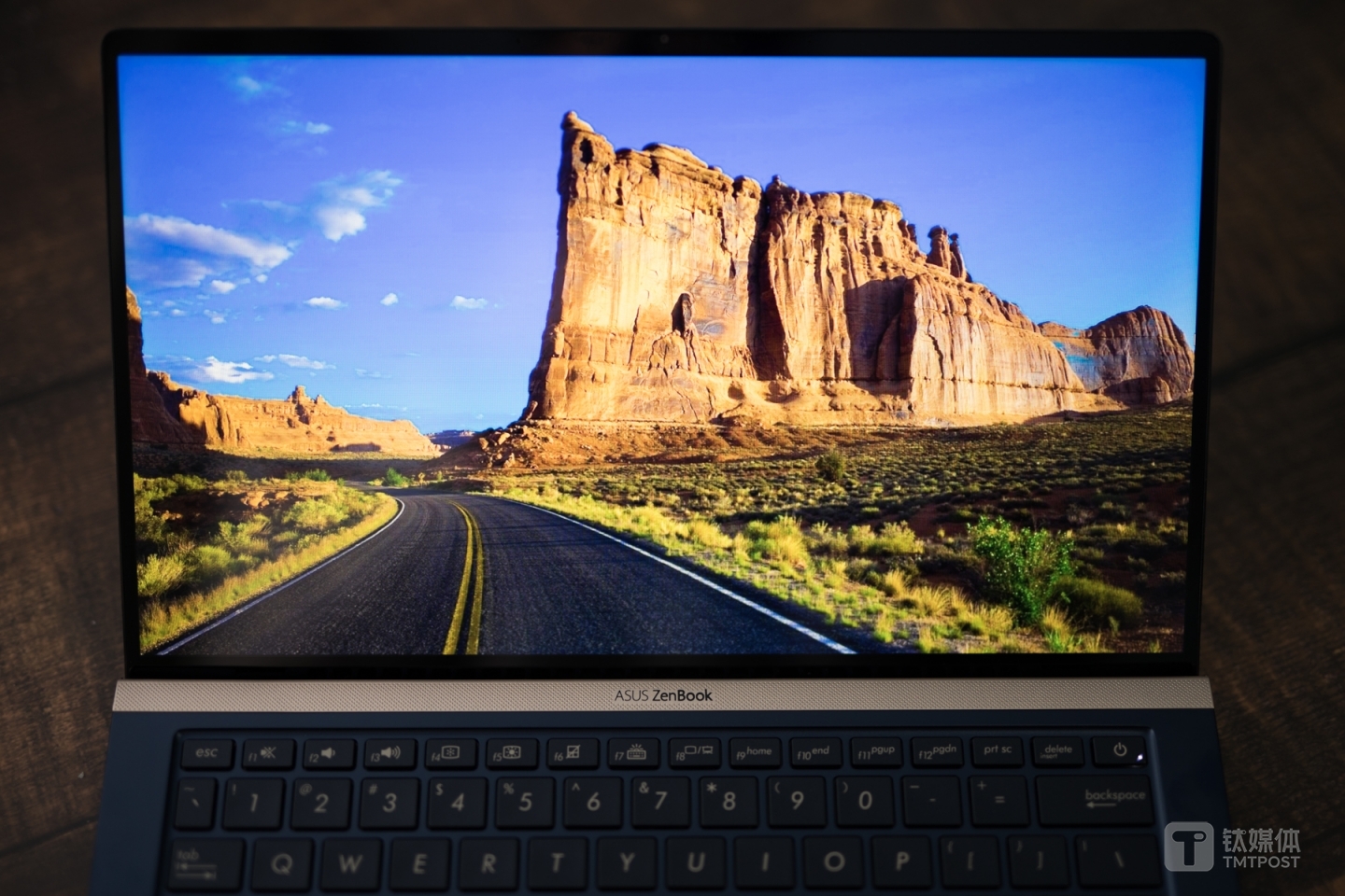 95%屏占比的屏幕