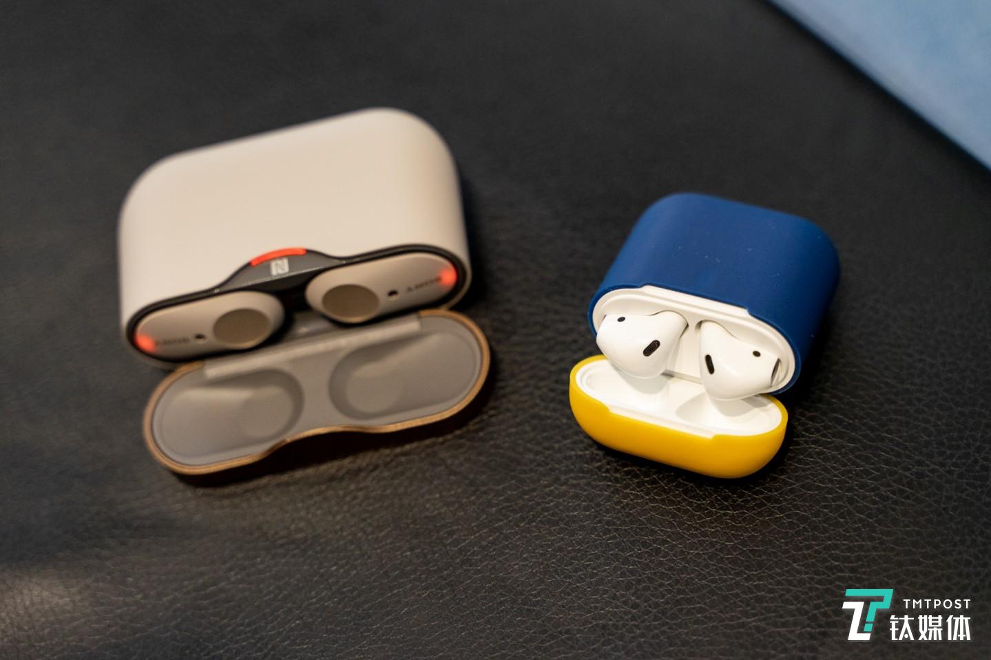 左WF1000XM3，右AirPods