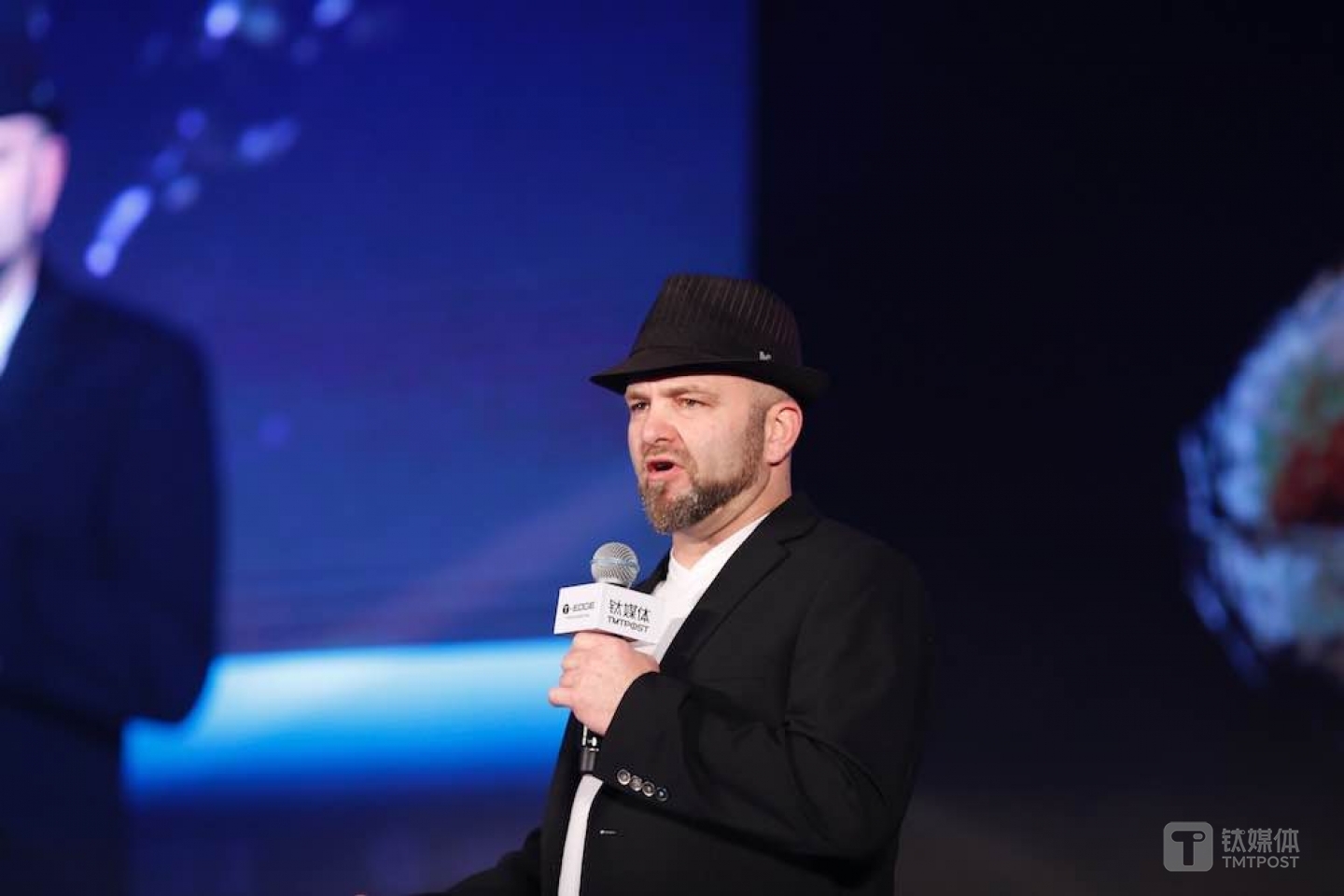 Michael Sturtz创意思维全球化倡导者、美国非营利艺术社区Crucible创始人