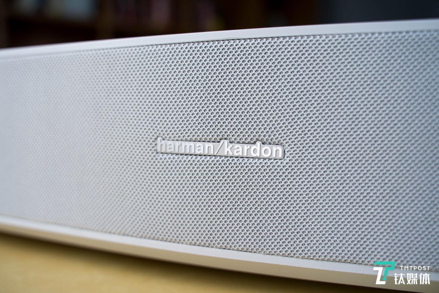 机身正面有harman/kardon的LOGO