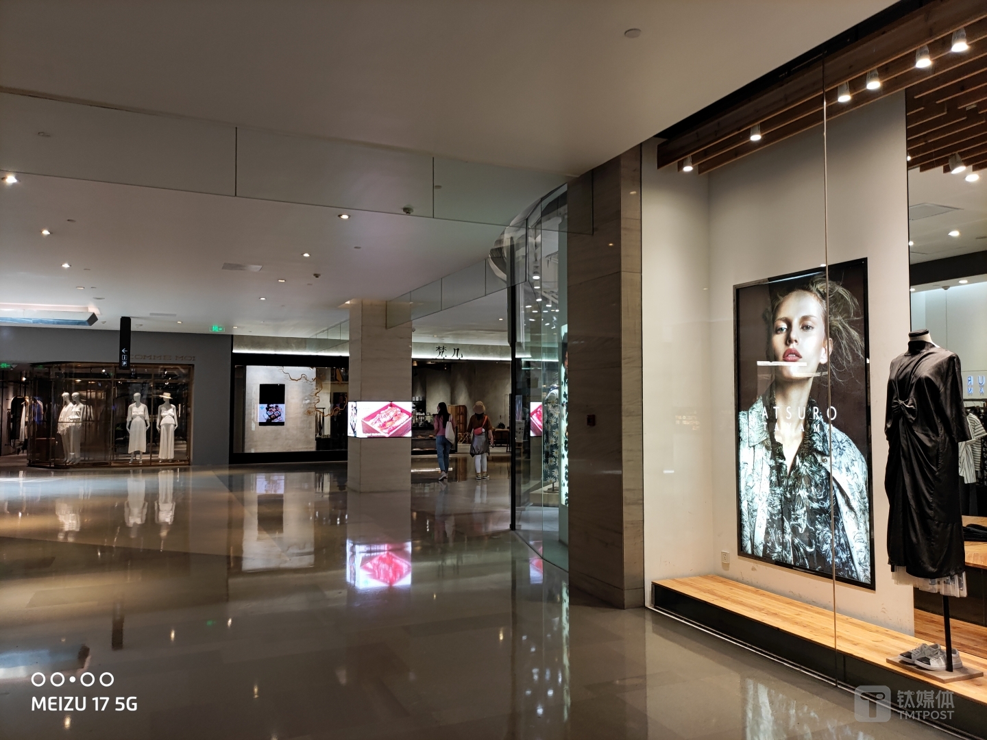 商场内灯光拍摄