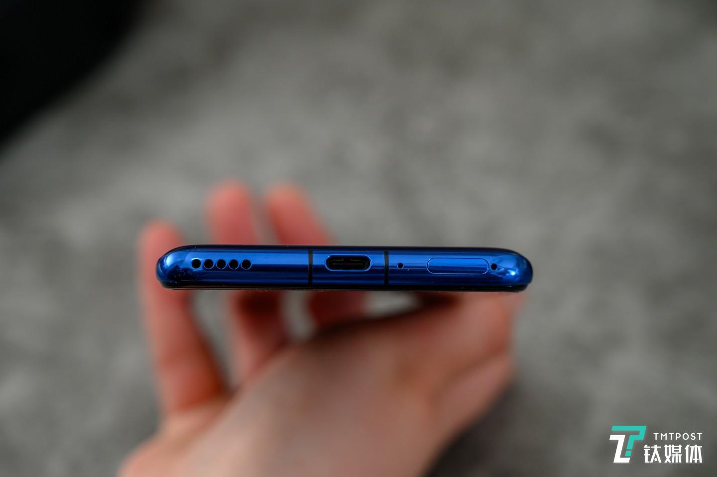 取消3.5mm耳机接口