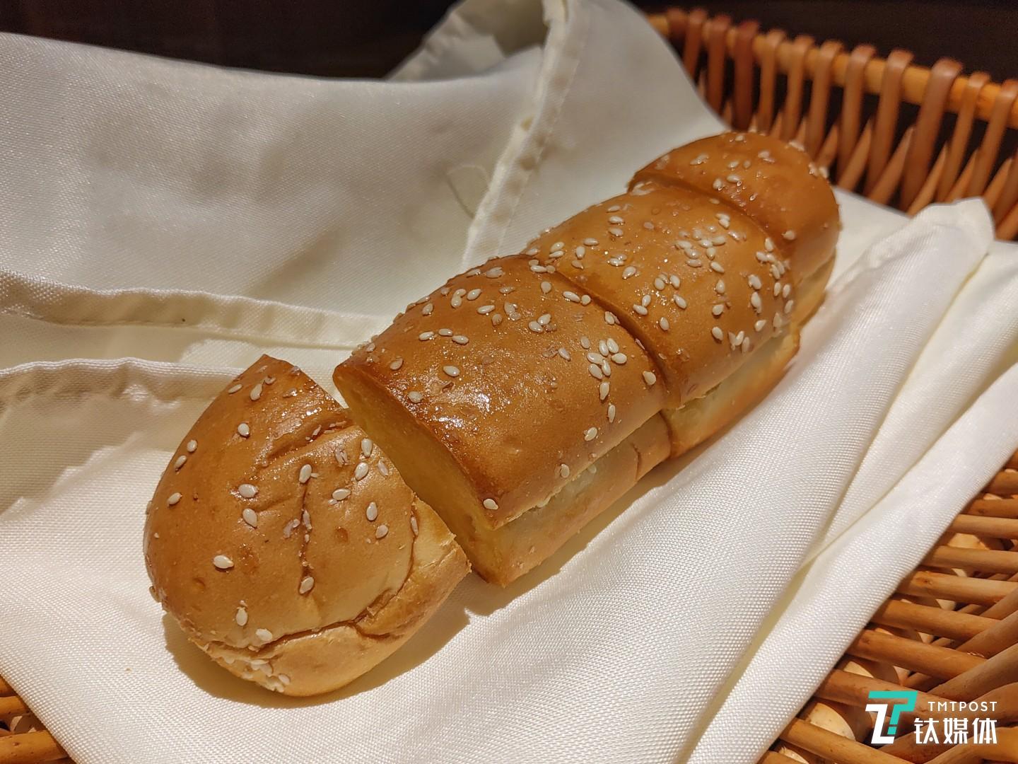 更多样张 焦距：4.4mm 光圈：f/1.8 快门速度：1/s ISO: