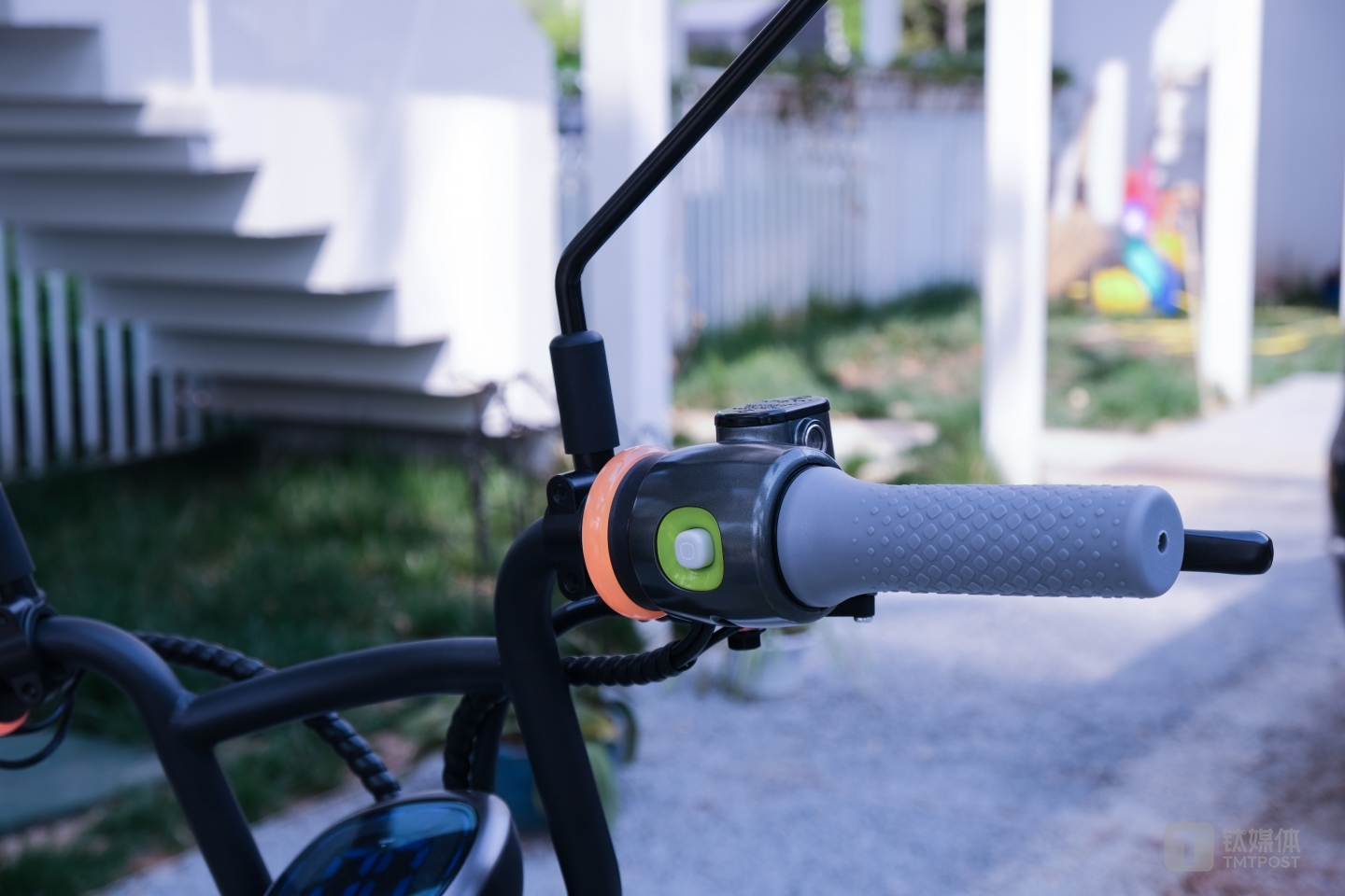 右把手上的多功能按键