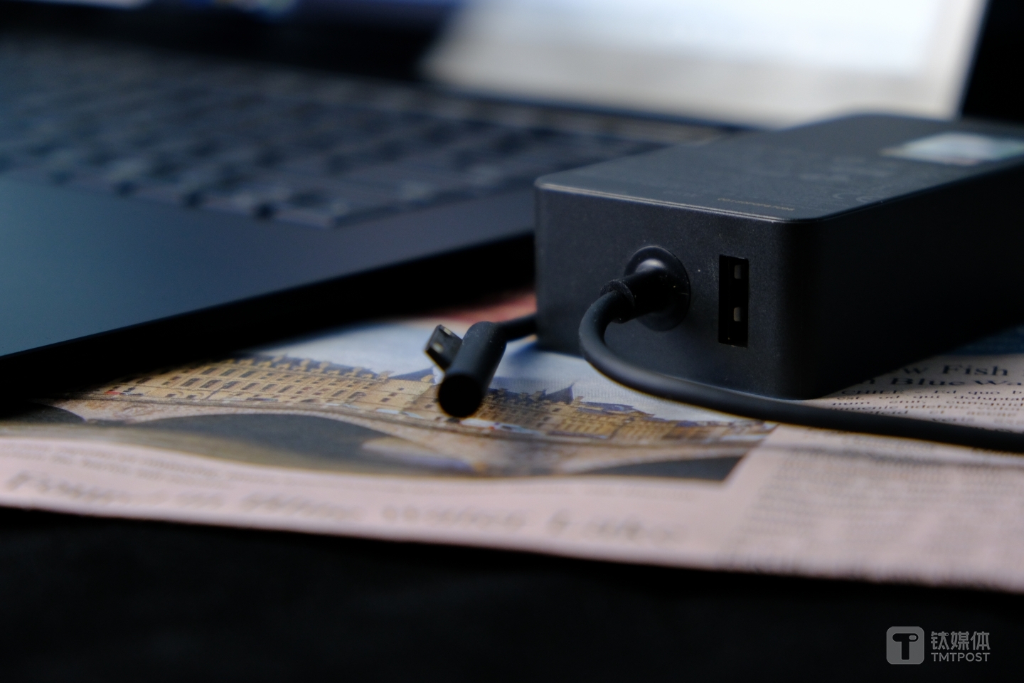 Surface Laptop3充电适配器上的USB接口