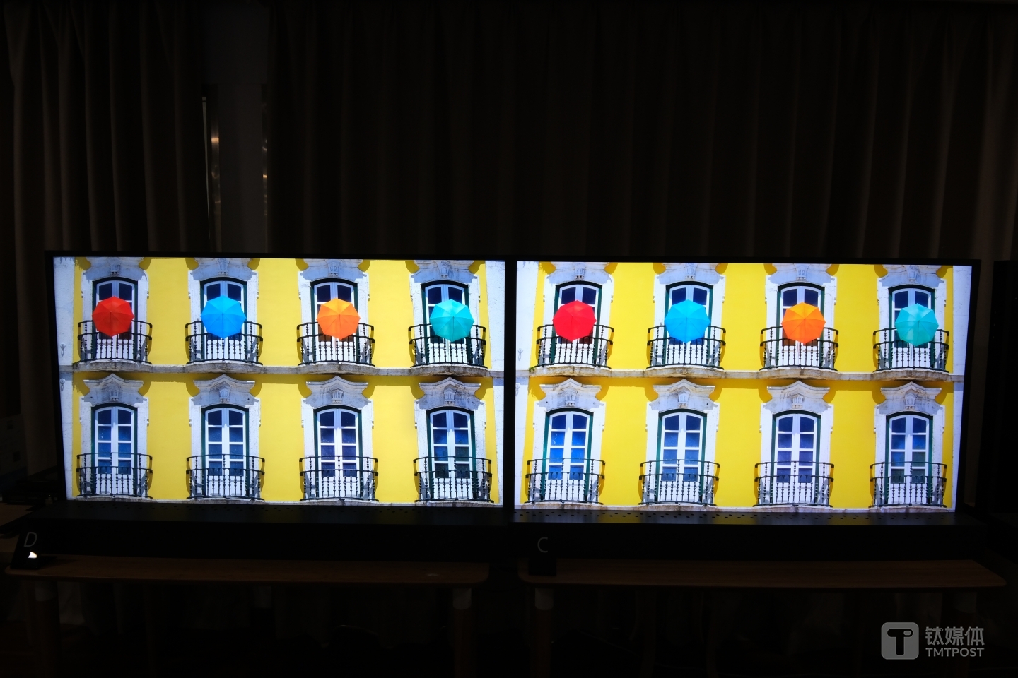 复杂颜色场景下的画面对比，左为索尼产品，右为其他产品