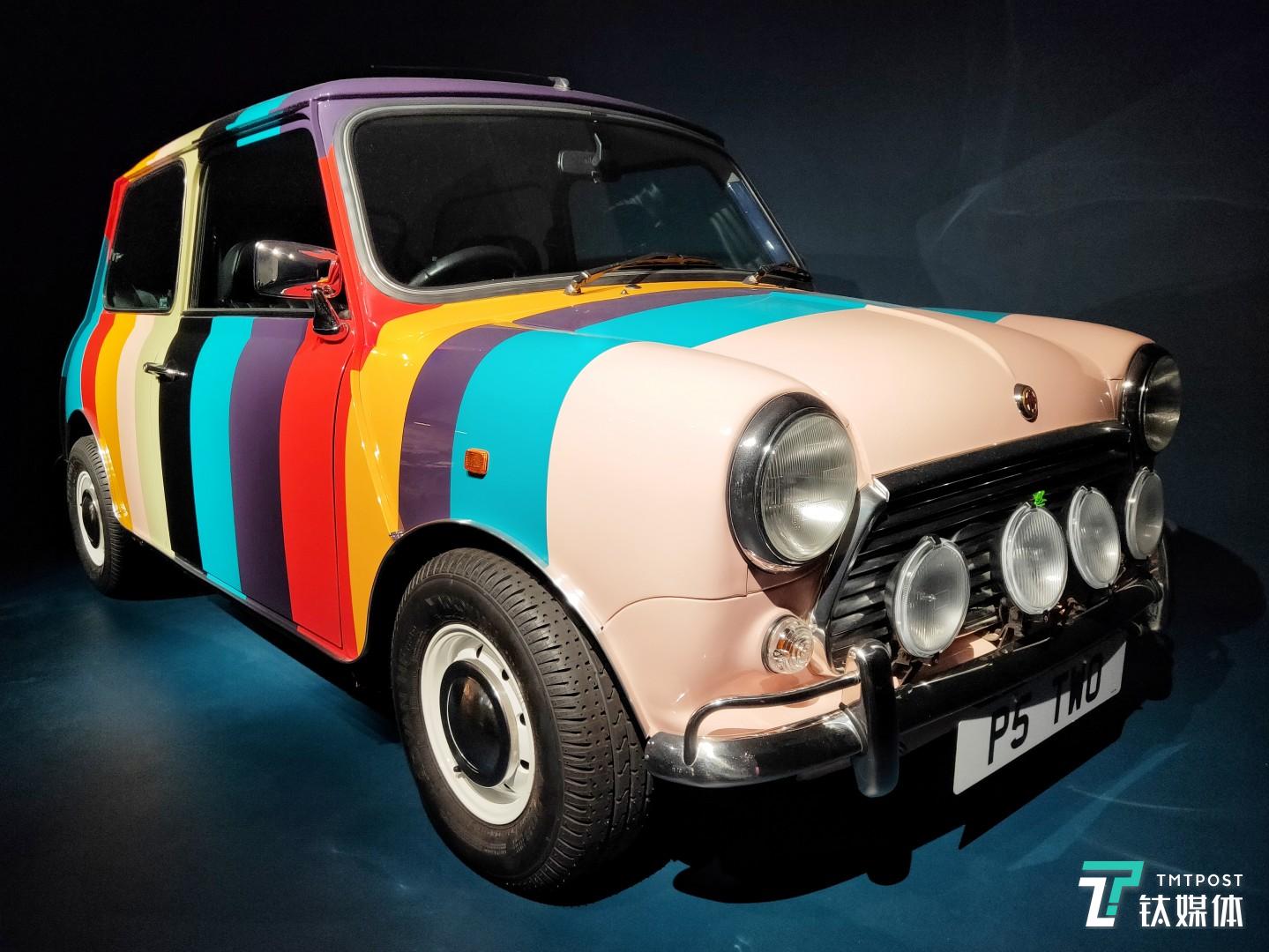 焦距：mm 光圈：f/ 快门速度：1/s ISO: