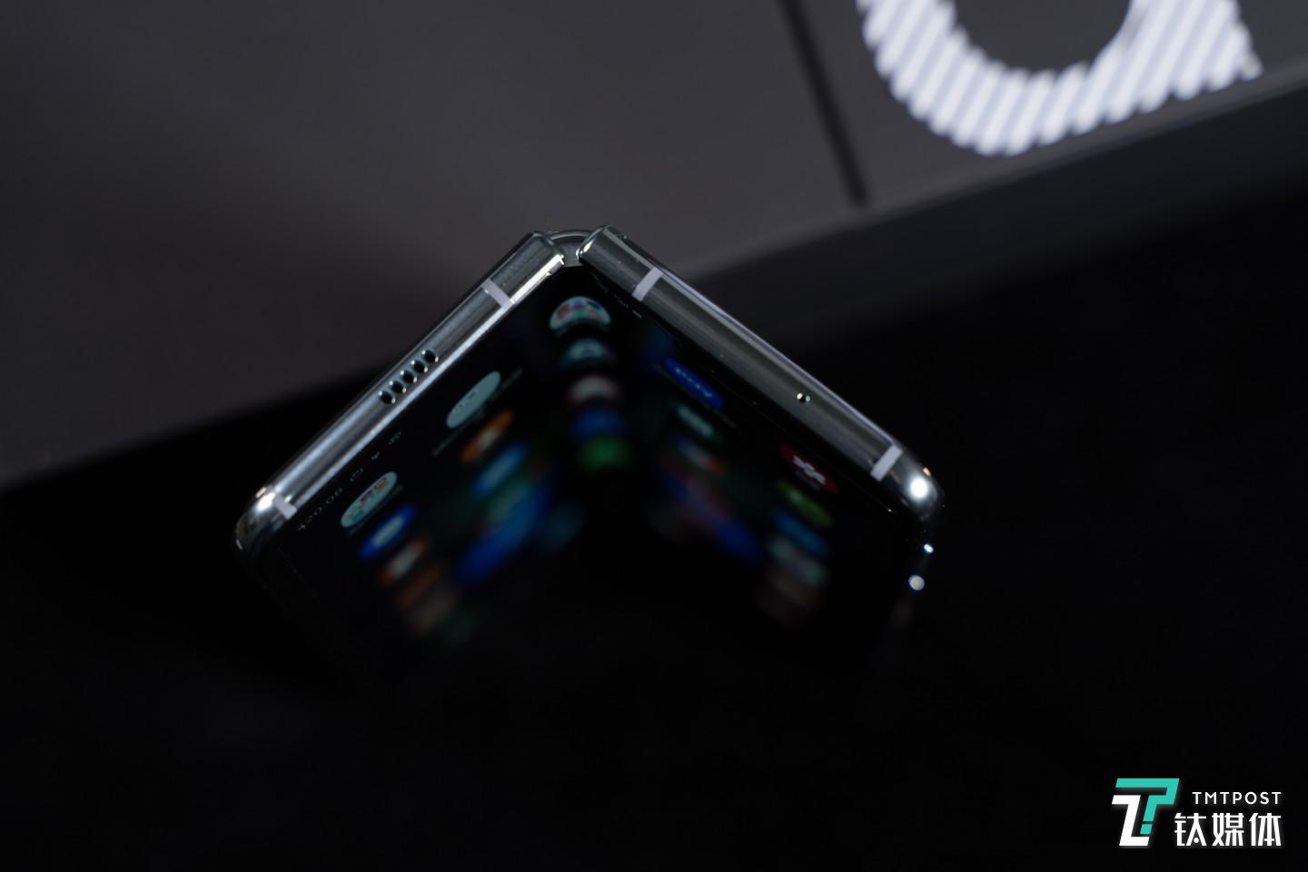 三星Fold折叠设计