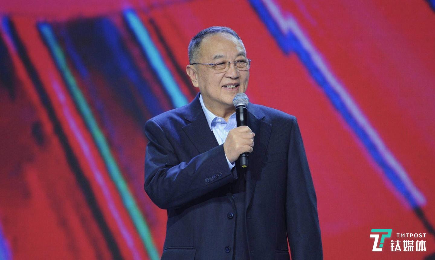 12月18日，联想控股正式发布公告，宣布联想创始人柳传志正式卸任联想控股董事长职务，接任者是现联想控股高级副总裁兼首席财务官、执行董事宁旻。此外，现联想控股总裁、执行董事朱立南同时卸任。（图/视觉中国）