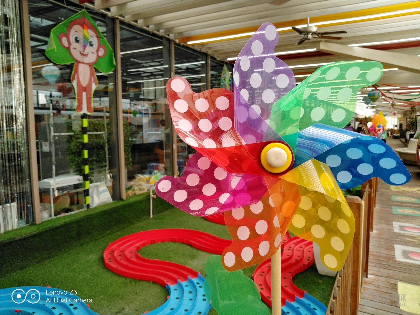 色彩还原样张 焦距：4.0mm 光圈：f/2.0 快门速度：1/100s ISO:100