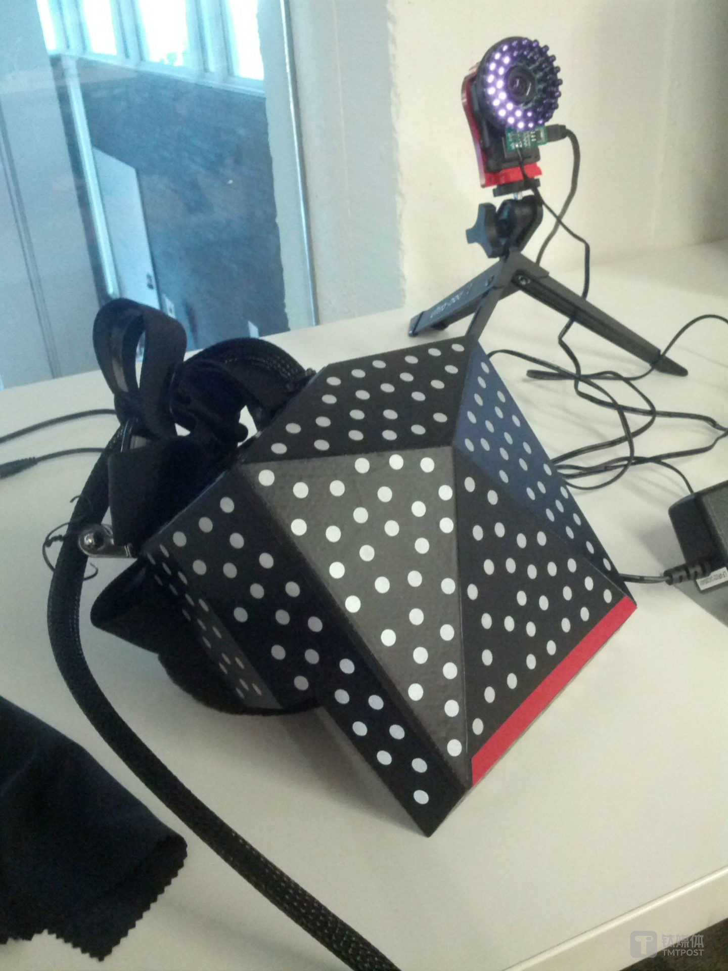 Valve 首次露面的 VR 产品 Reddit