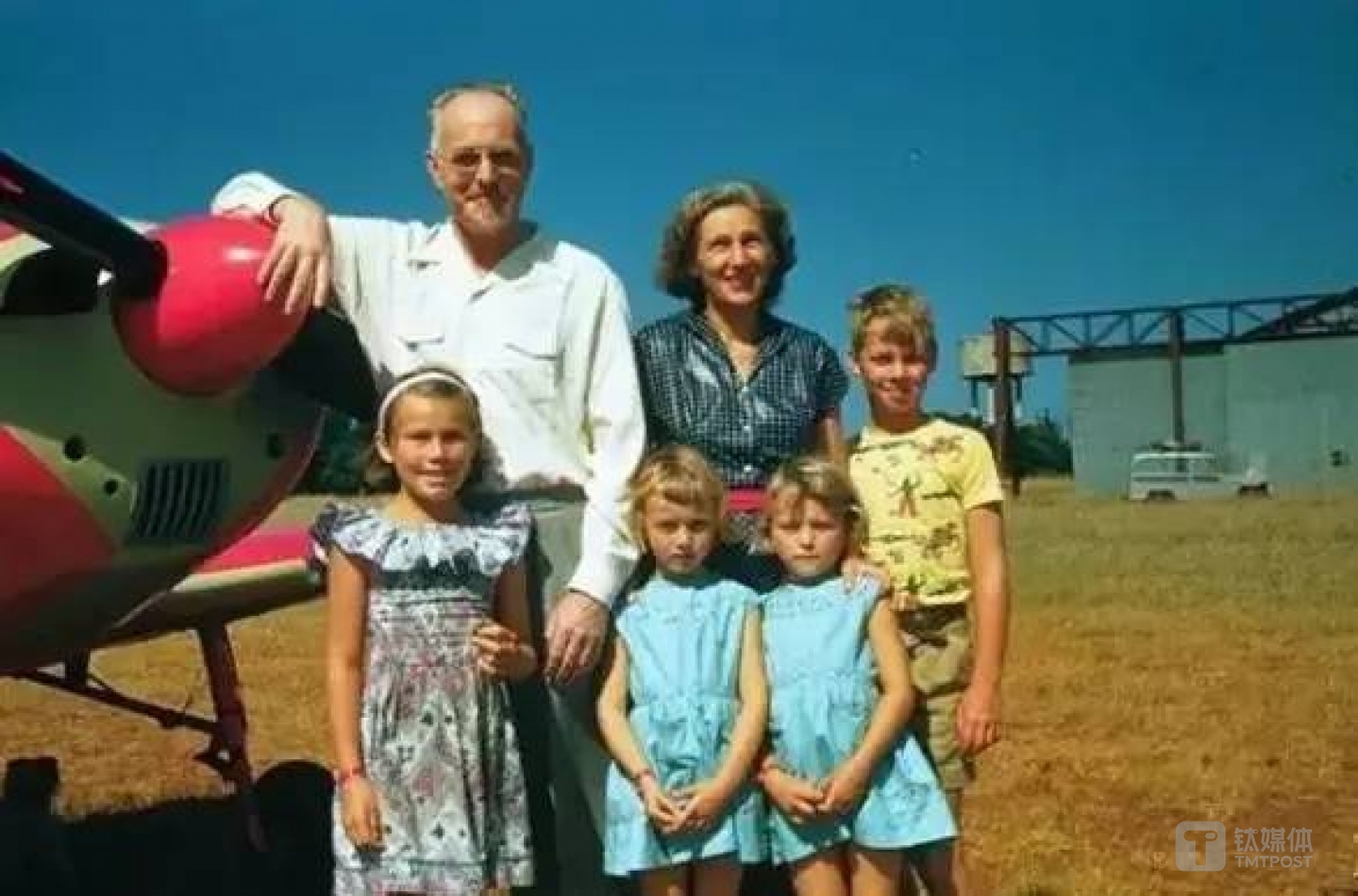 Maye的父母和兄弟姐妹們