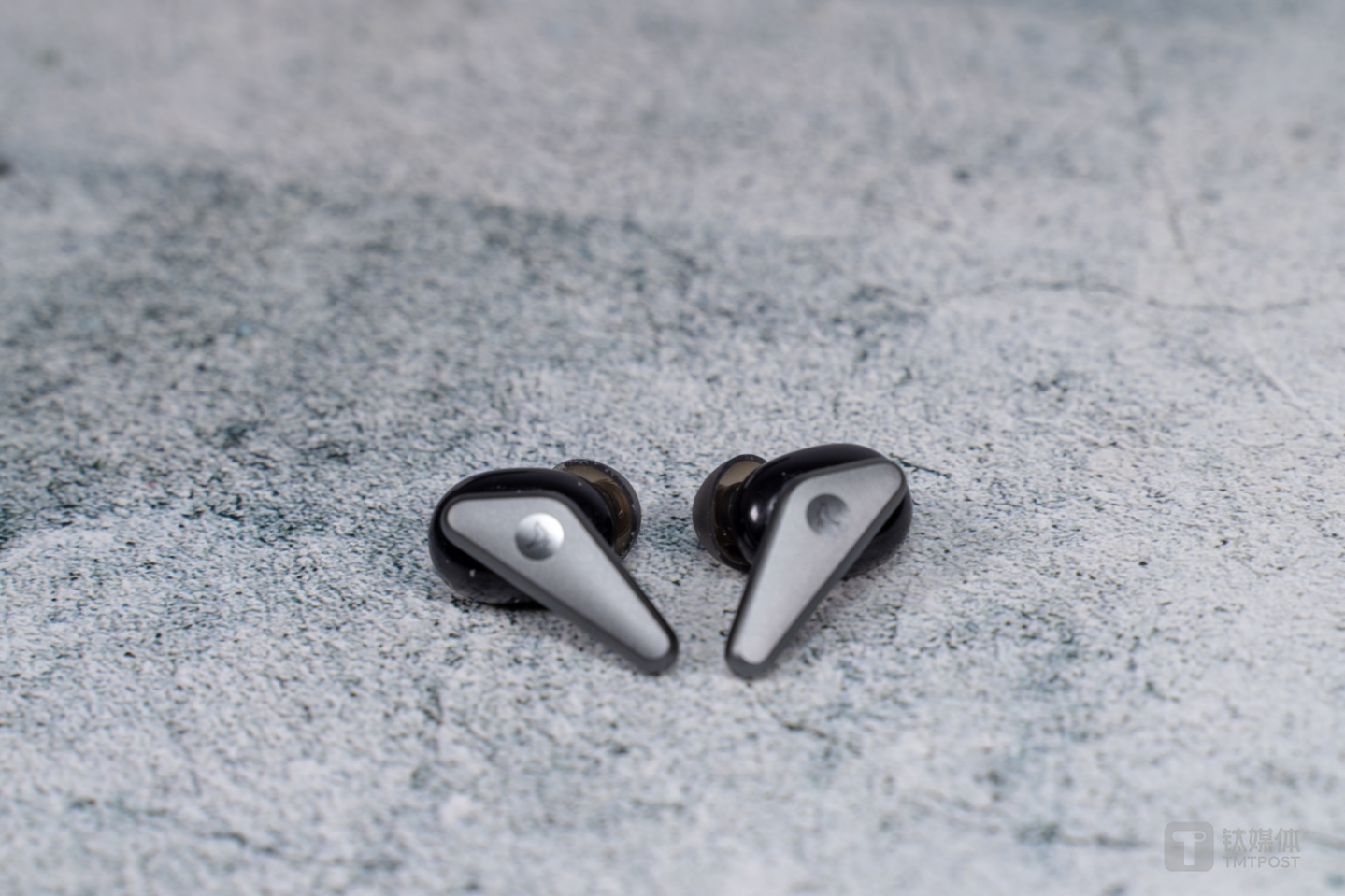 外观设计简洁具有科技感