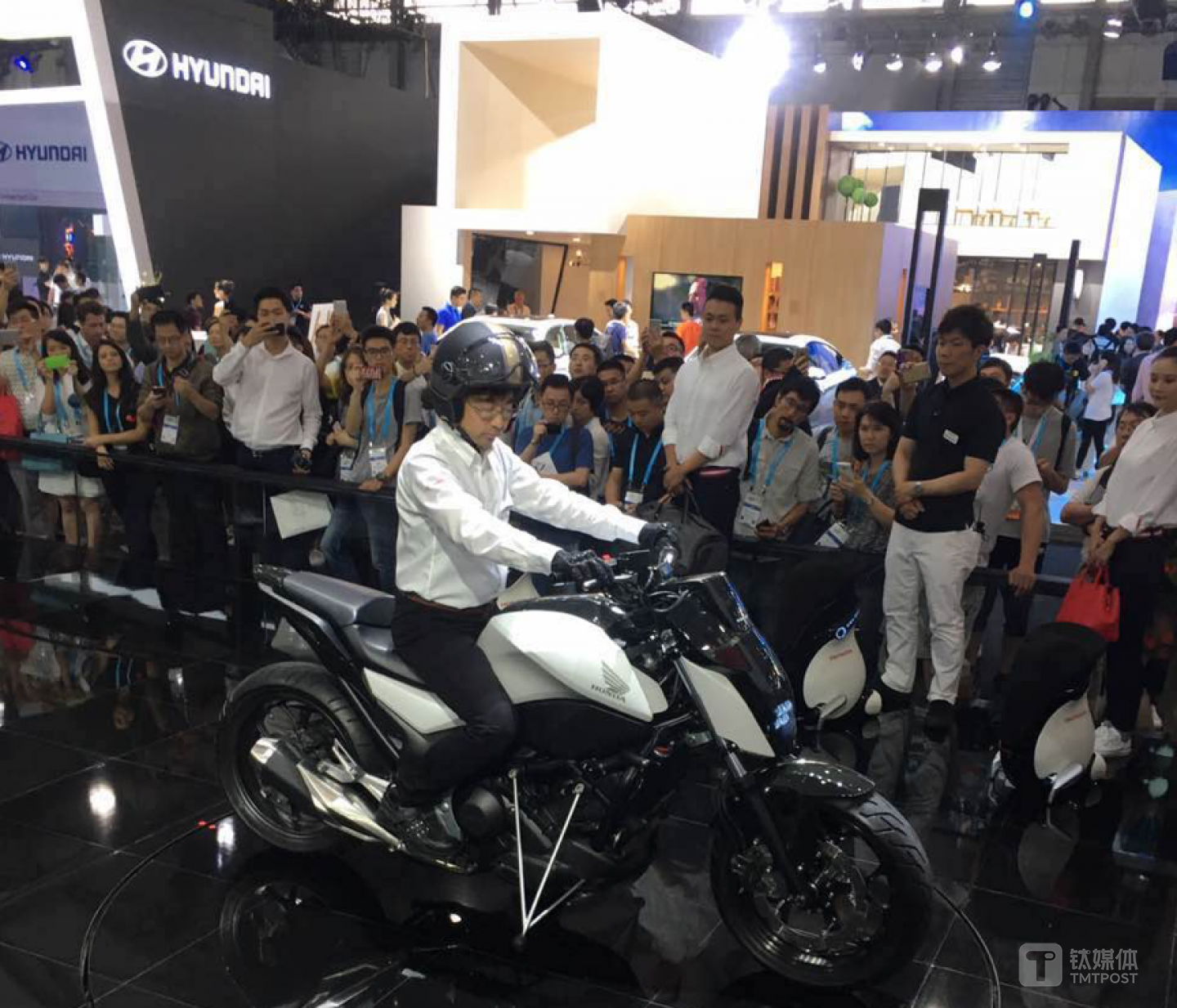 Honda Riding Assist摩托车