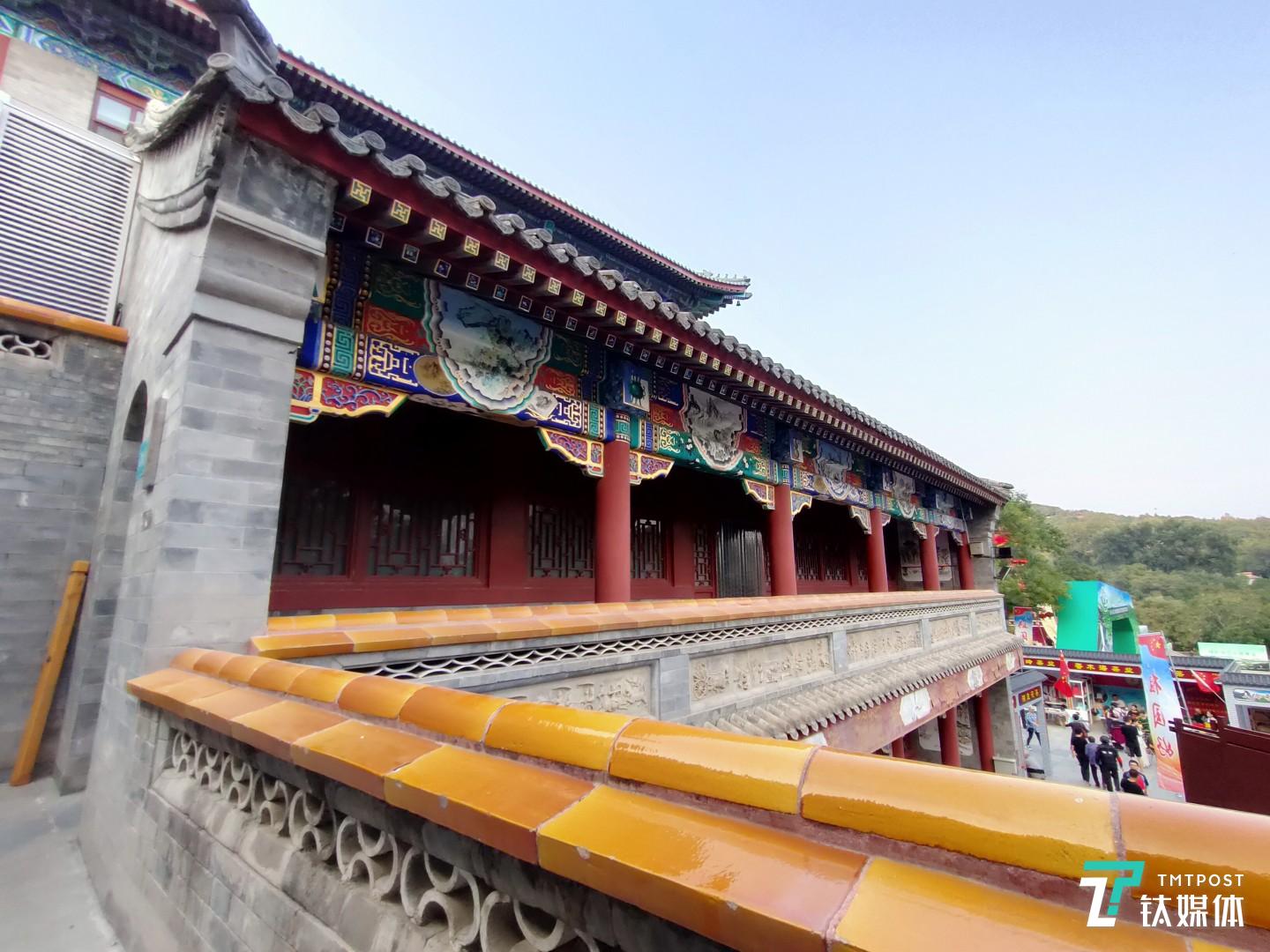 快门速度：1/100 秒 光圈：f/2.25 焦距：1.66 毫米 ISO：100