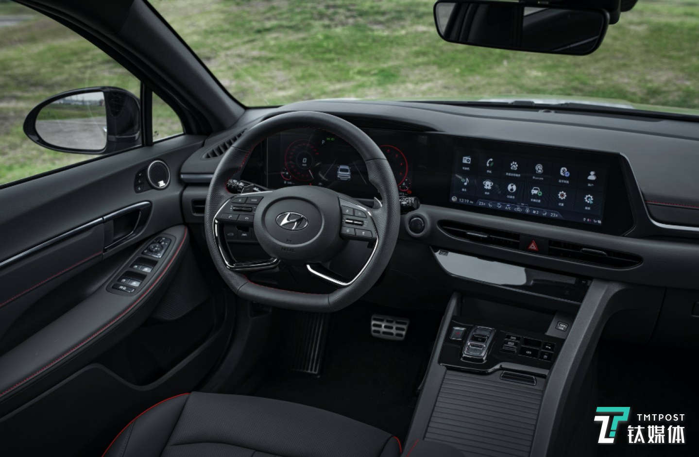 智慧连体双屏显示系统