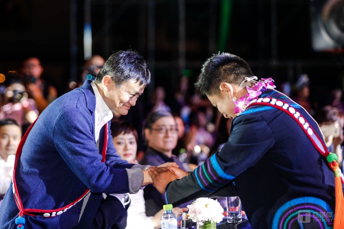 马云与获奖乡村教师