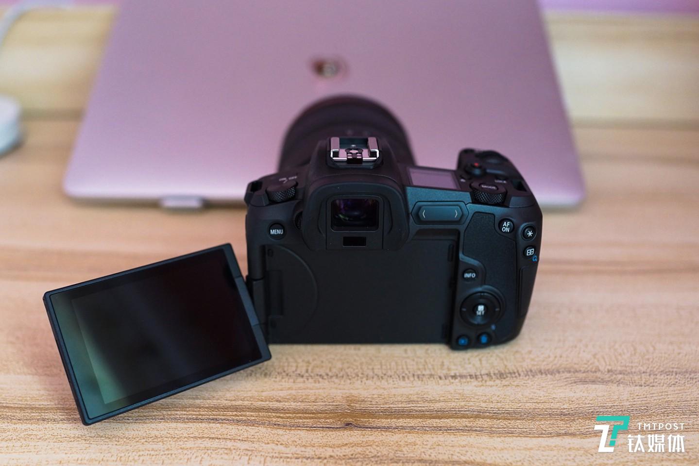 可旋转的触控液晶屏