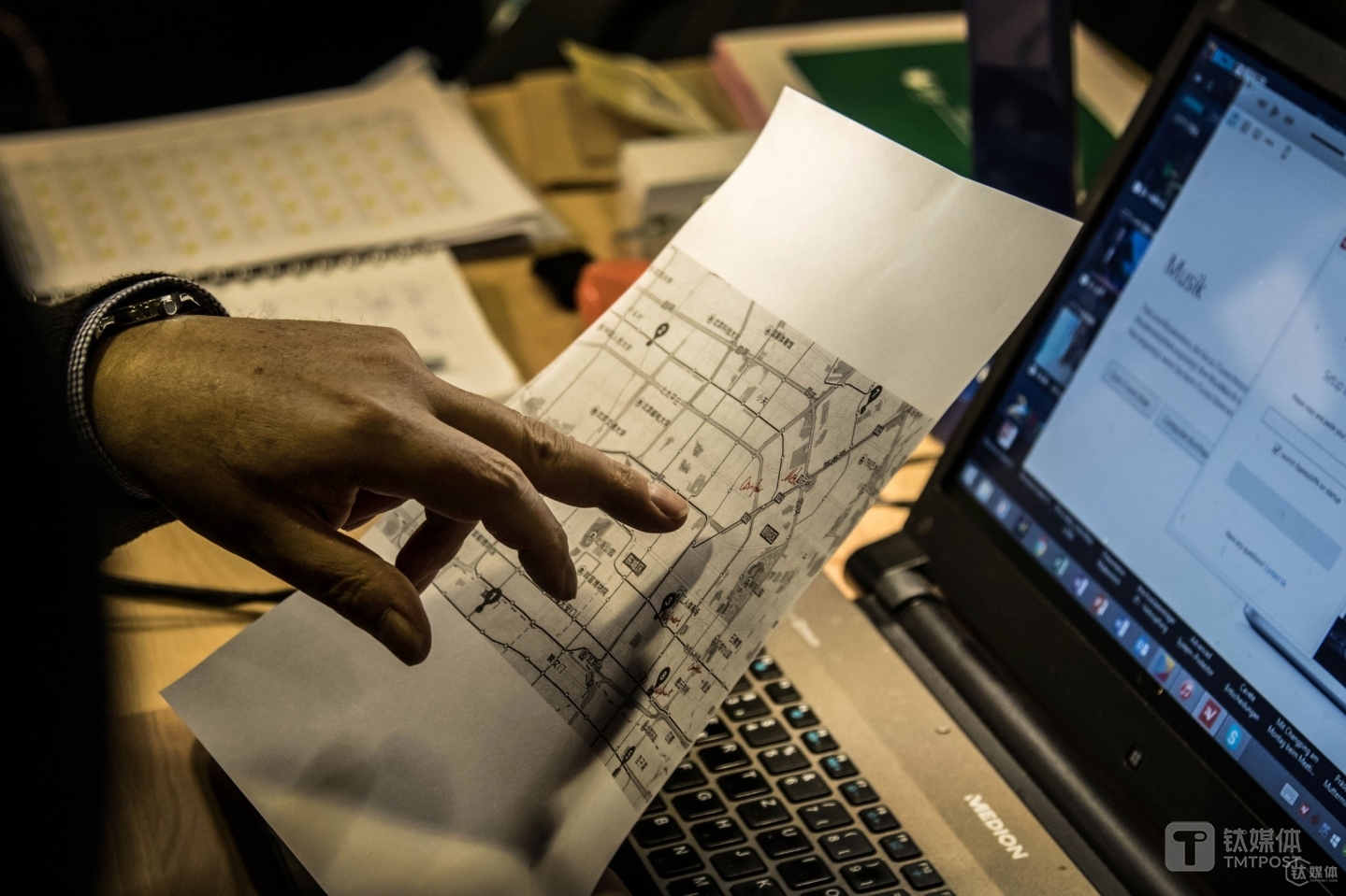 The samples are collected both online and offline. Sometimes, Thomas would purchase samples with his colleagues from supermarkets. In the picture, Thomas was looking at a map his colleague drew for him. After some brief discussion, they decided where to purchase the samples they wanted.