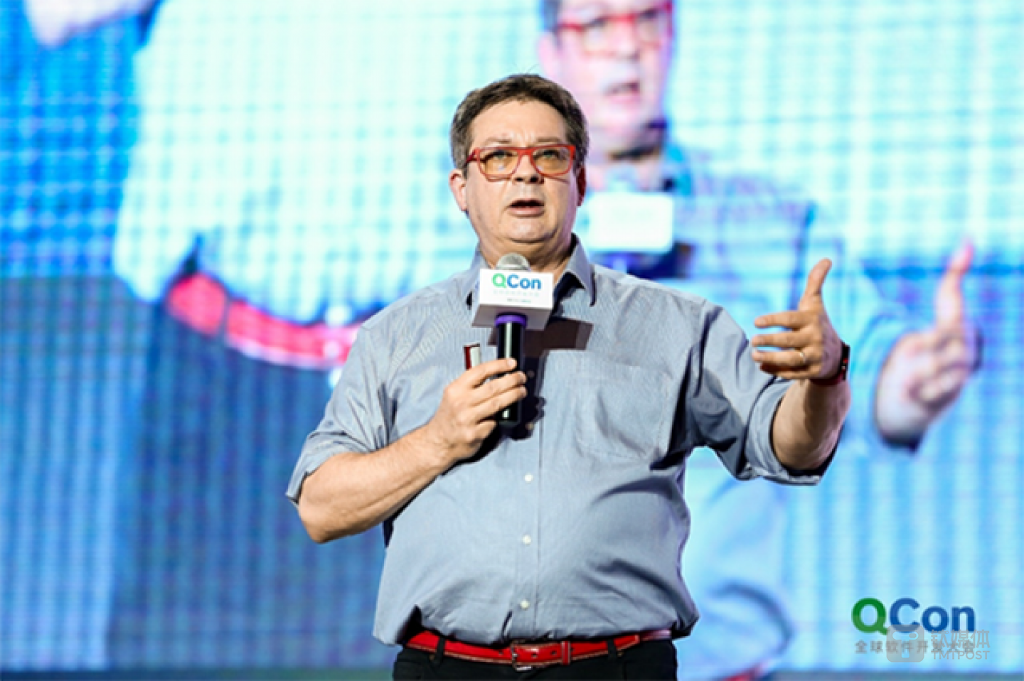 Neal Ford带着新书《Building Evolutionary Architectures: Support Constant Change》以及他的新的Idea“演进式架构”在QCon大会演讲