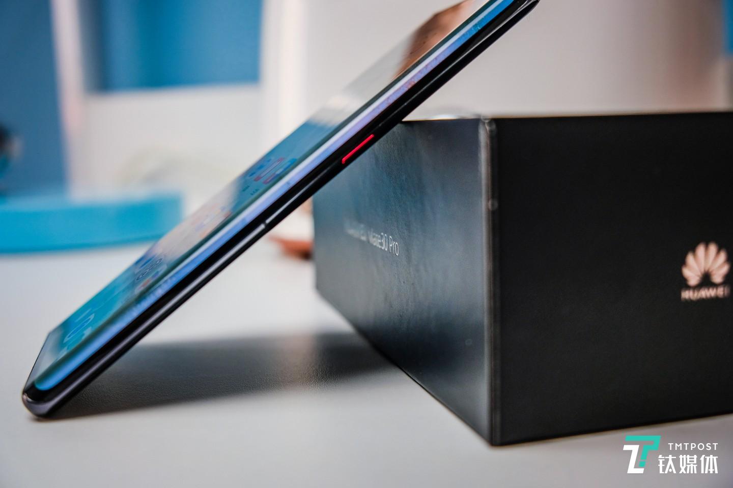 侧面仅保留电源按键