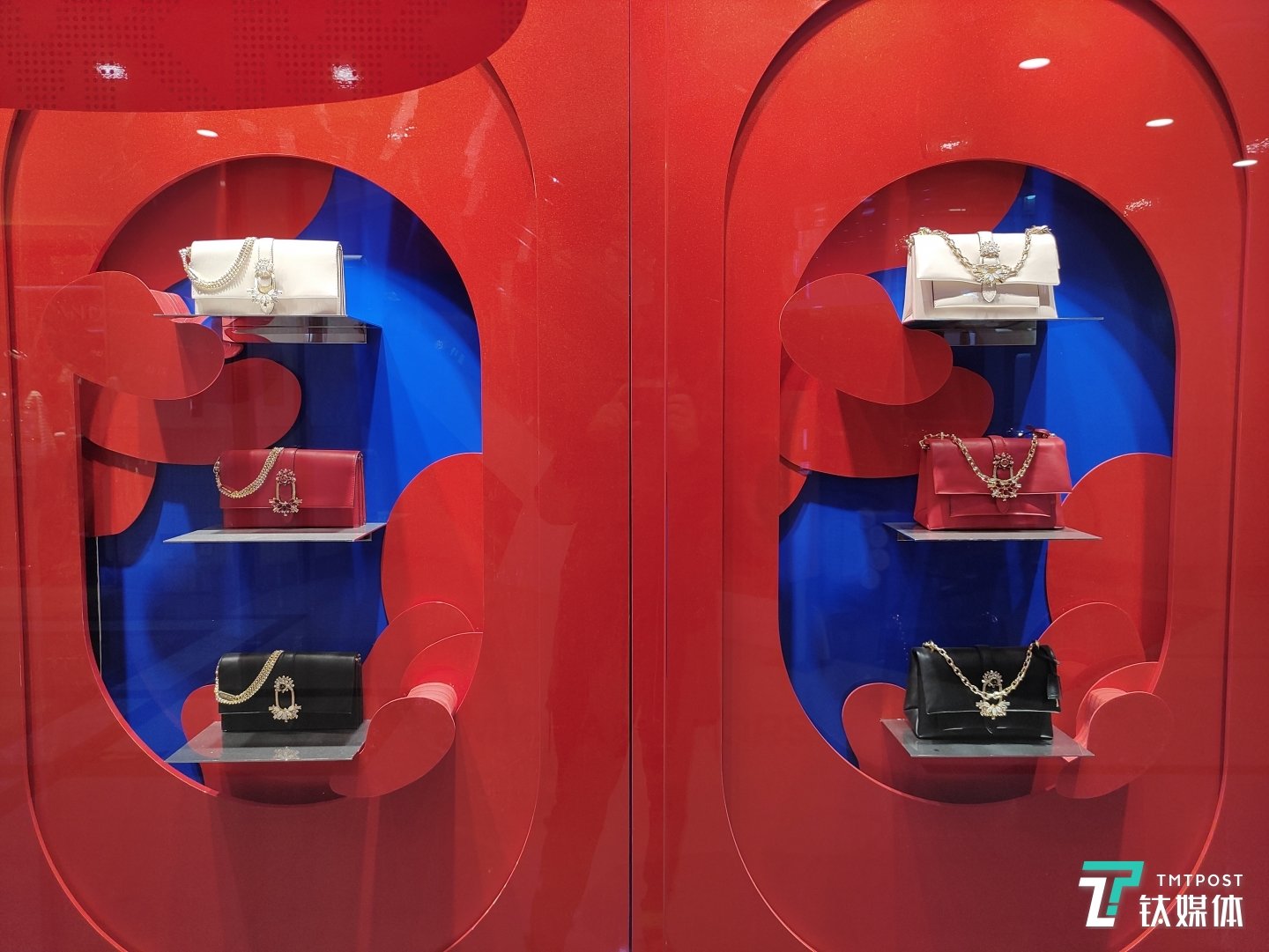 更多样张 焦距:5.58毫米 光圈:f/1.8 ISO:135 快门:1/200