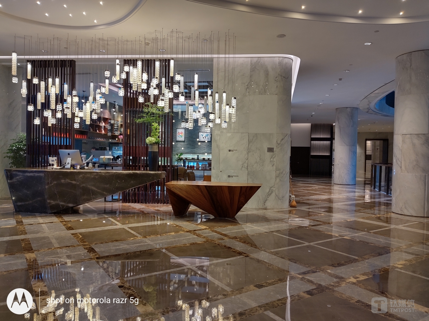 moto razr 5G-样张2