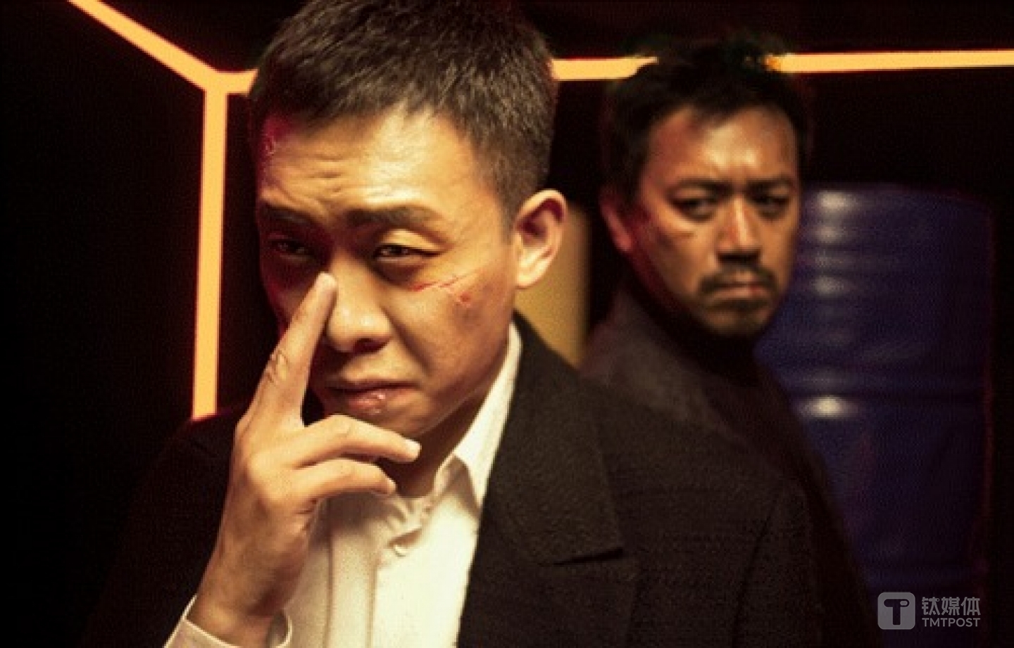 作者杜强的特稿作品《太平洋大逃杀》被乐视影业改编为广播剧，由张译、王学兵参与演出。