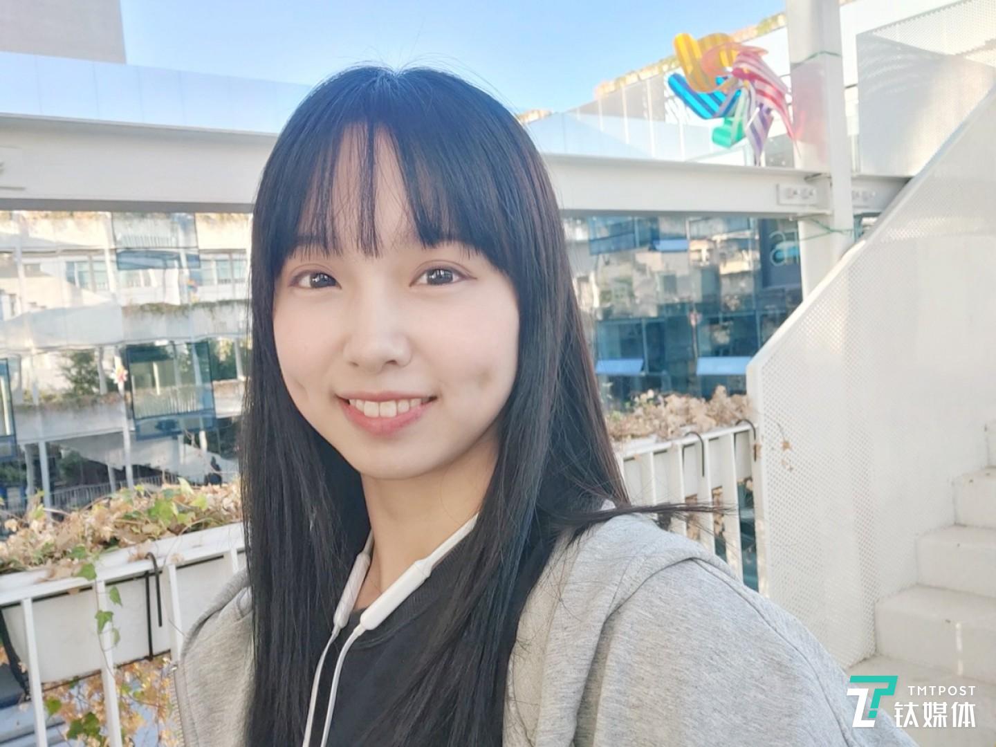 更多样张 焦距：2.31mm 光圈：f/2.2 快门速度：1/100s ISO:291