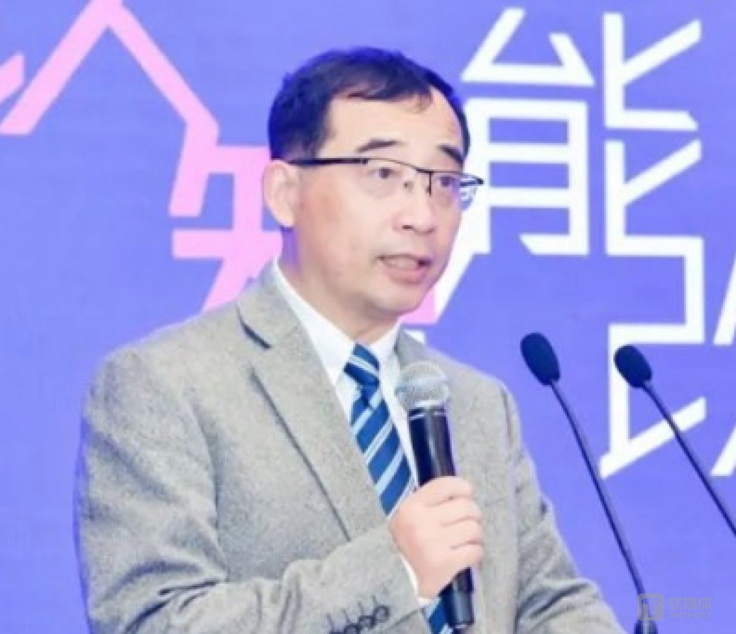 金石 | 欧洲人文和自然科学院外籍院士、欧洲科学院院士,上海交通大学自然科学研究院院长及上海交通大学重庆人工智能研究院院长