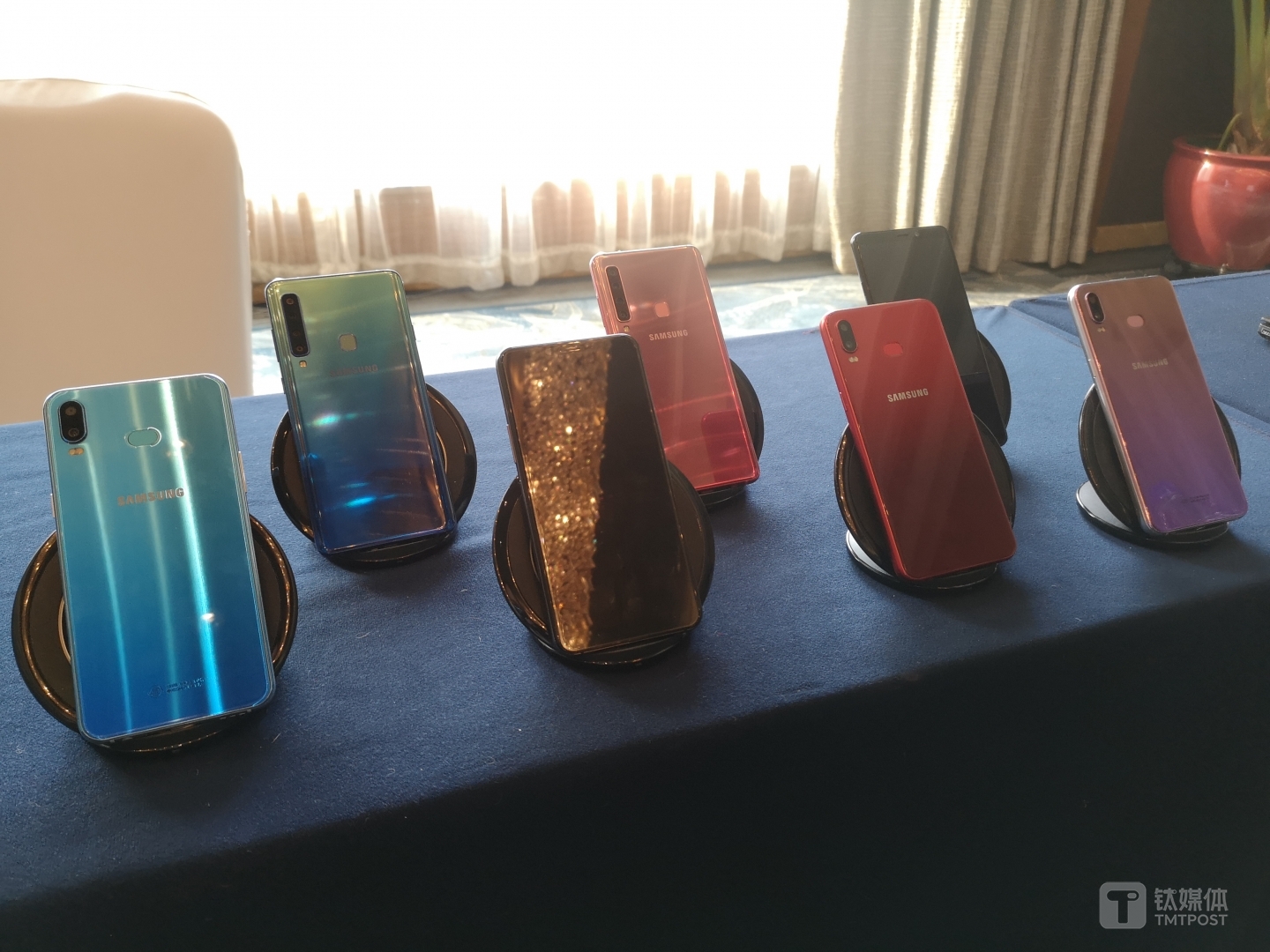 三星A系列智能手机