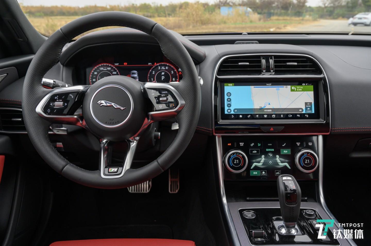 五屏联动人机交互系统