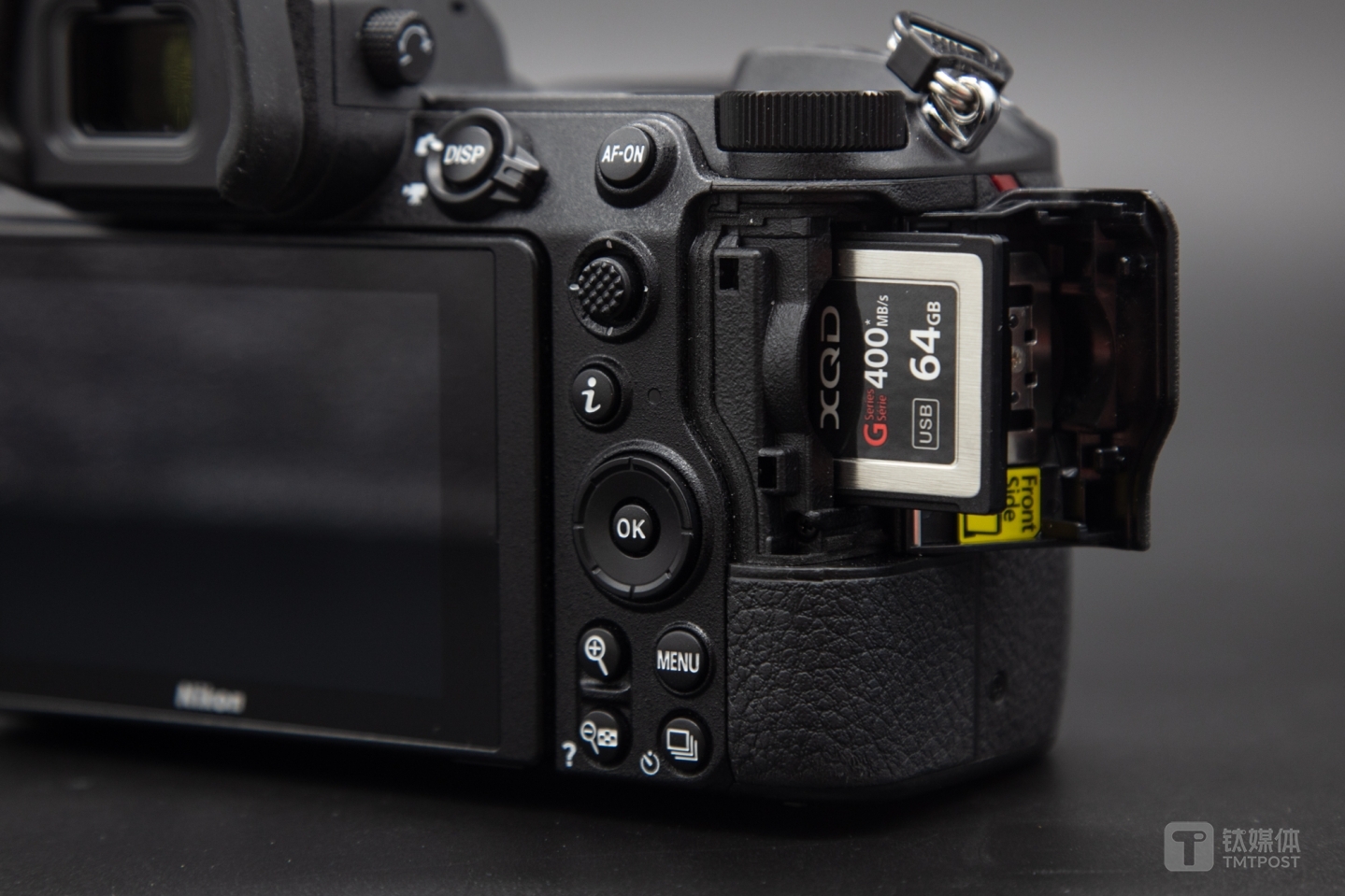 尼康Z7采用单XQD卡设计