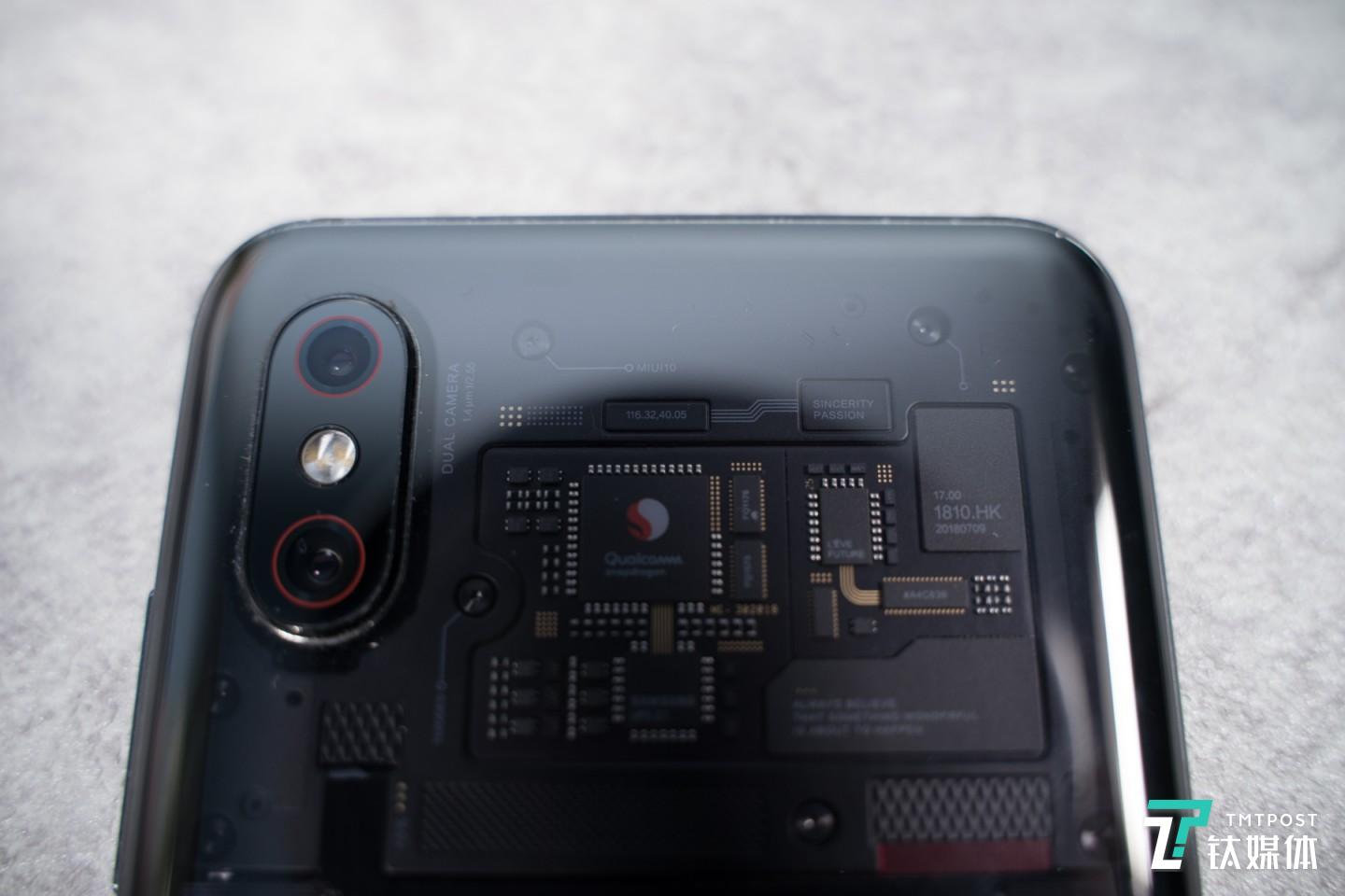 相机的广角微距镜头，小米9放大倍数有优势