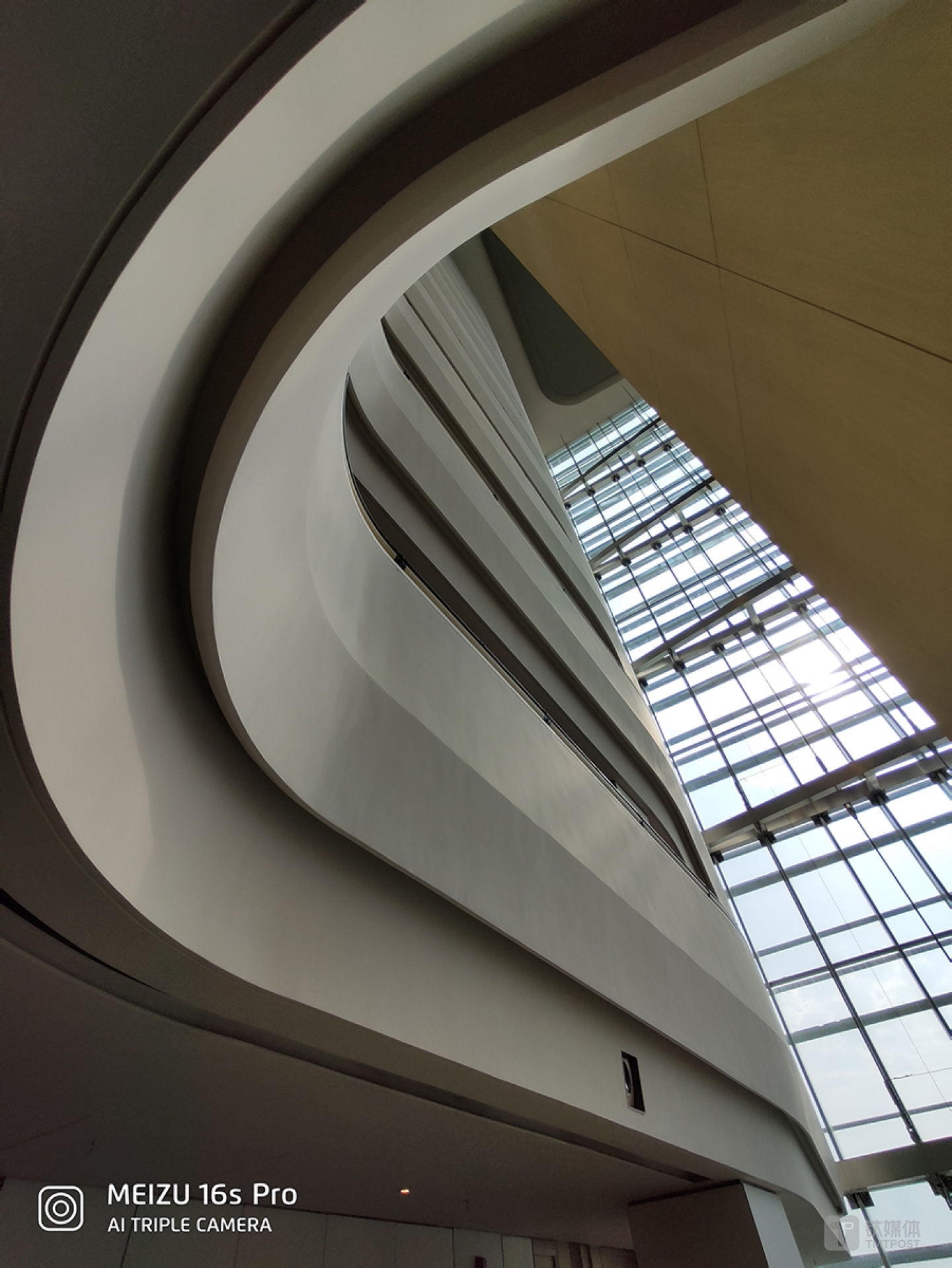 更多样张 焦距：2.24mm 光圈：f/2.2 快门速度：1/s ISO: