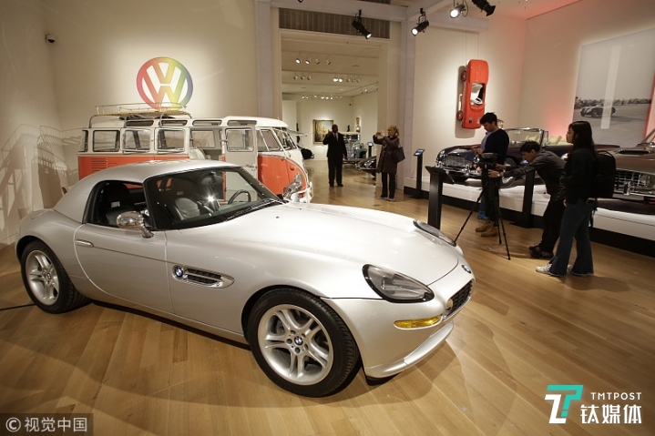苏富比拍卖行预展经典汽车 乔布斯宝马跑车亮相