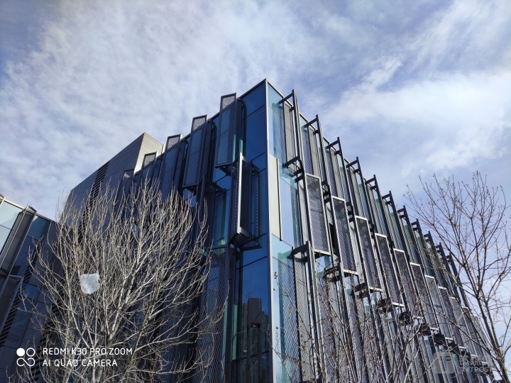 更多样张 焦距：5.58mm 光圈：f/1.6 快门：1/2000 ISO：50